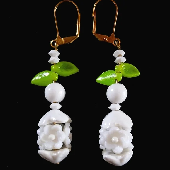 Vintage 1960s Mid Century Fruit Salad Floral Pierced Earrings - Picture 4 of 11